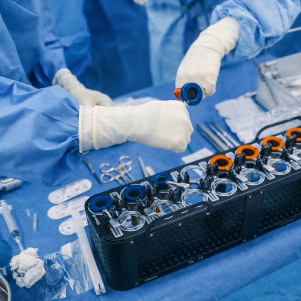 Manipulation d'un dispositif médical en salle d'opération